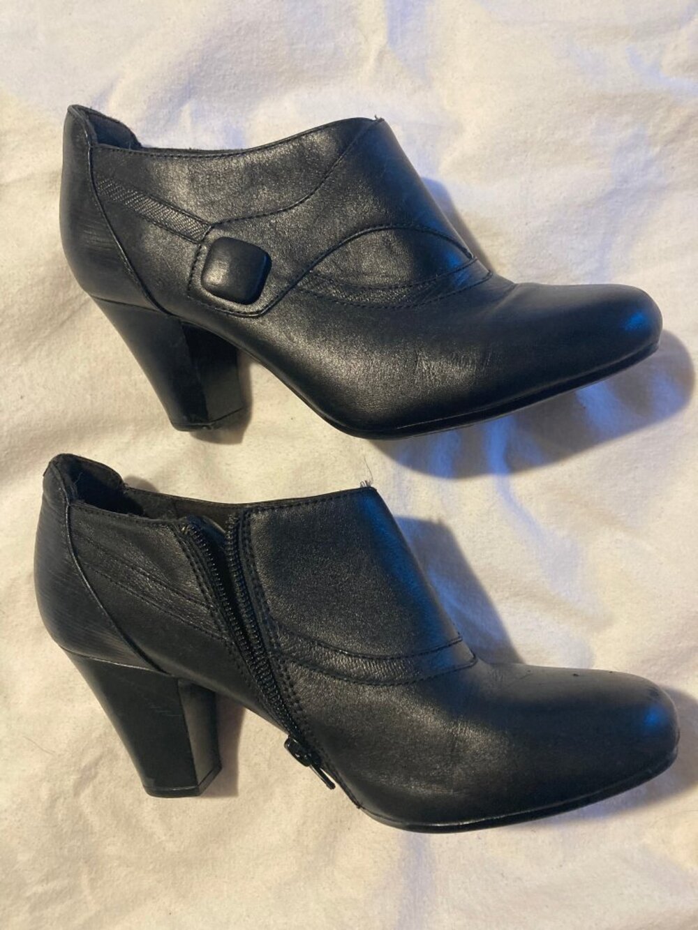 Clarks womens ankle boots black 7W